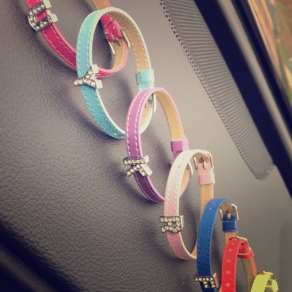 KID) INITIAL CHARM BRACELET